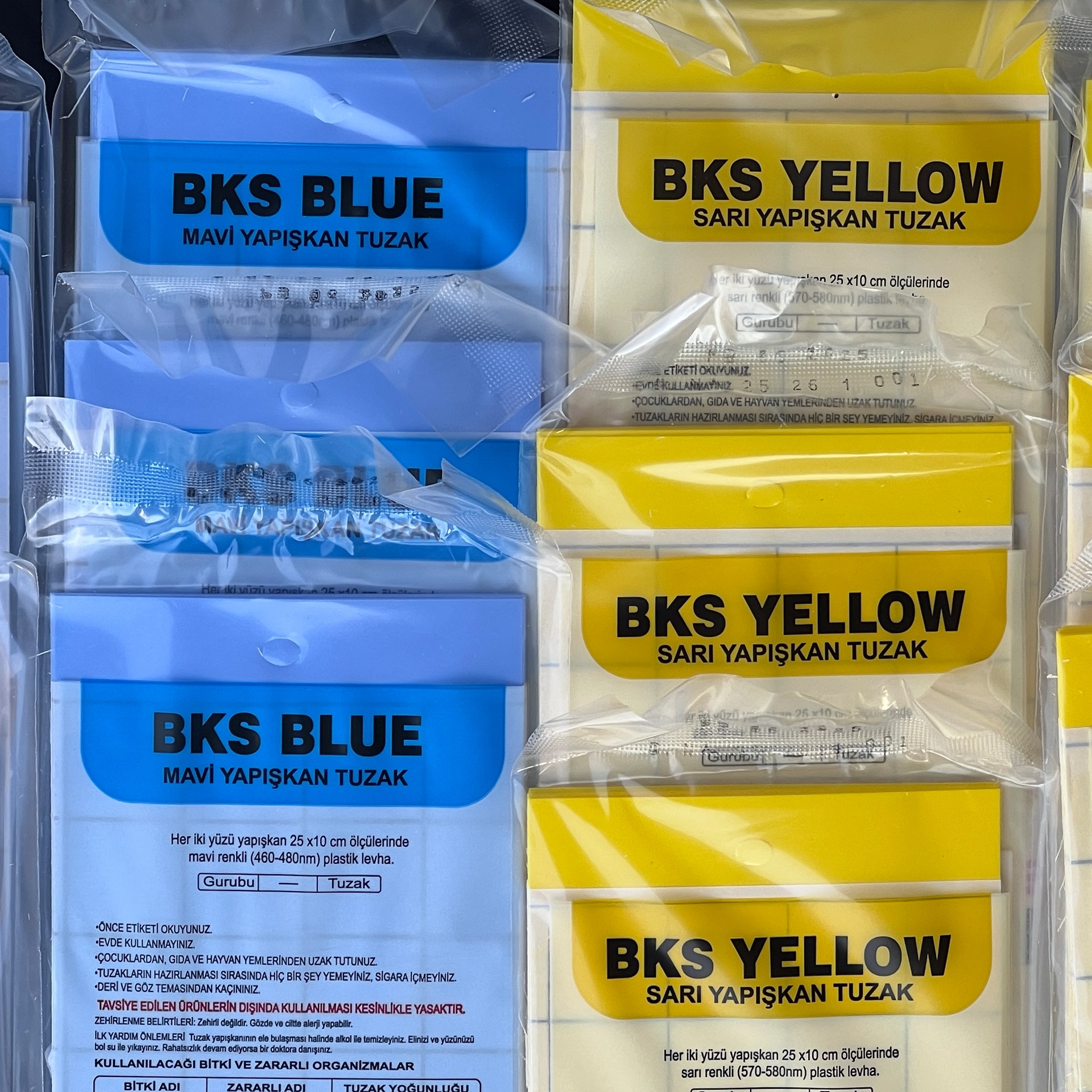 المصائد اللاصقة